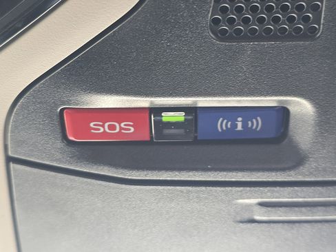 Used 2020 Subaru Outback Touring w/ Popular Package #2 image 26