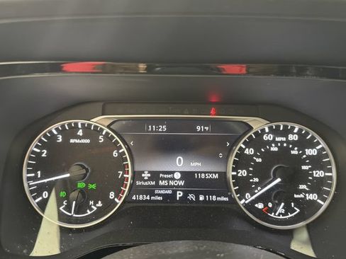 Used 2023 Nissan Pathfinder SL w/ Lighting Package (N92) FWD image 13