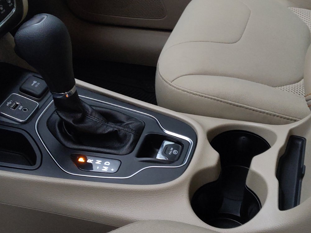 Used 2020 Jeep Cherokee Latitude FWD image 26