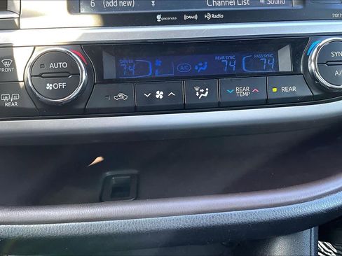 Used 2018 Toyota Highlander XLE w/ Protection Package #3 image 35