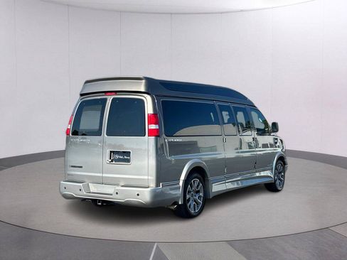 Used 2022 Chevrolet Express 2500 Extended w/ Enhanced Convenience Package RWD image 8