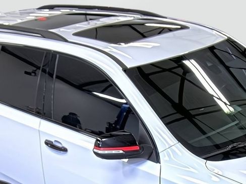 Used 2023 Chevrolet Traverse Premier w/ Redline Edition AWD/4WD image 16