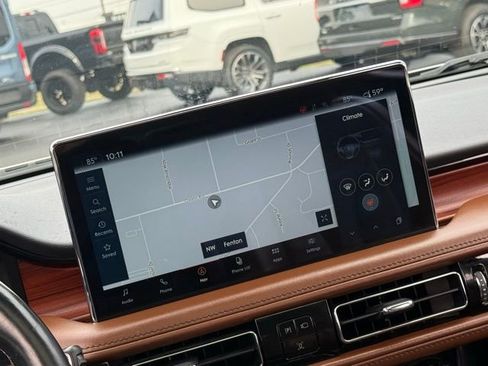 Used 2022 Lincoln Nautilus Reserve w/ Luxury Package image 4