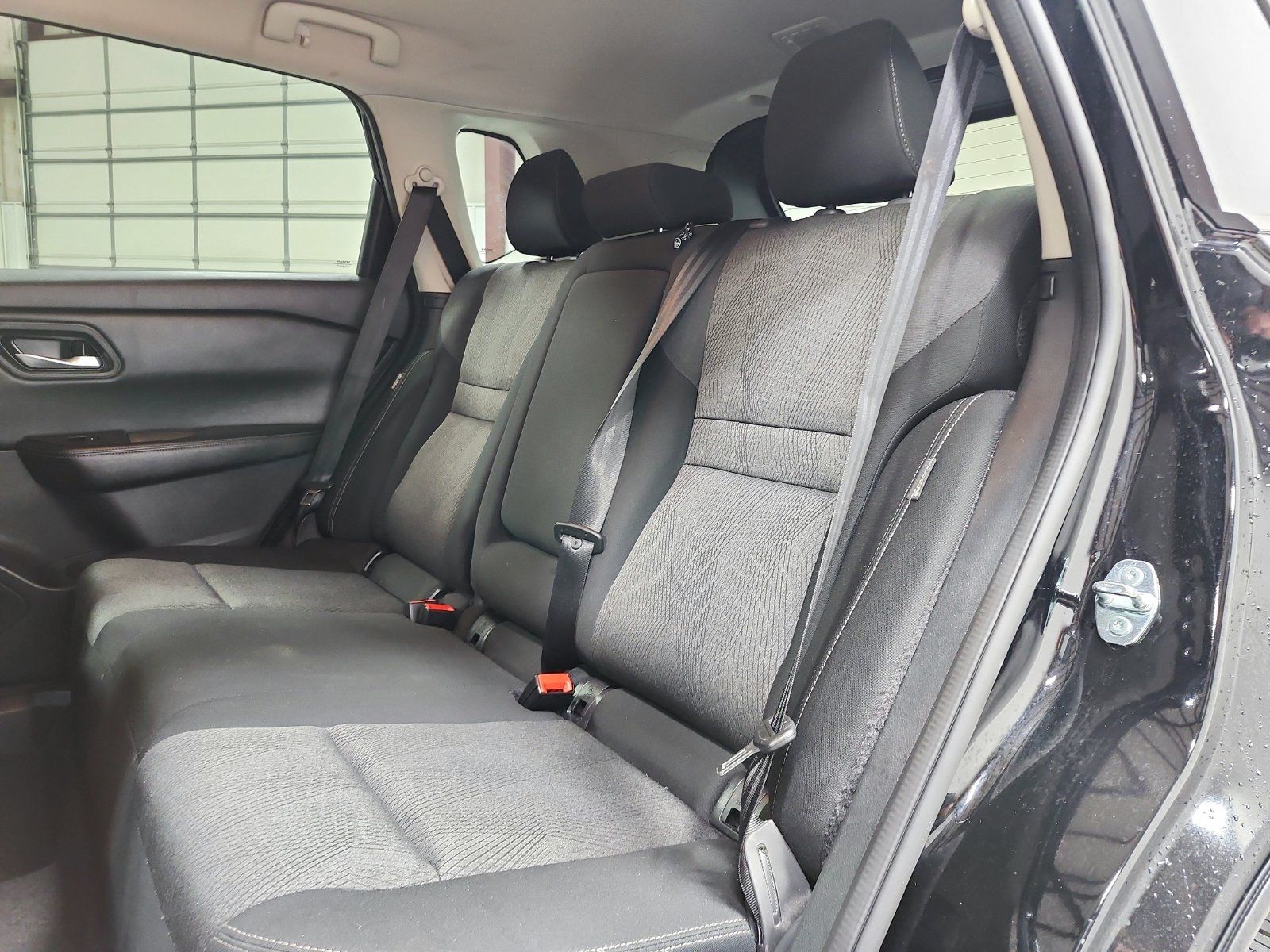 Used 2025 Nissan Rogue SV FWD image 12