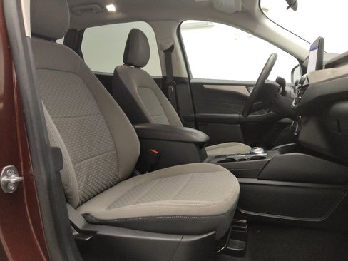 Used 2021 Ford Escape SE image 21