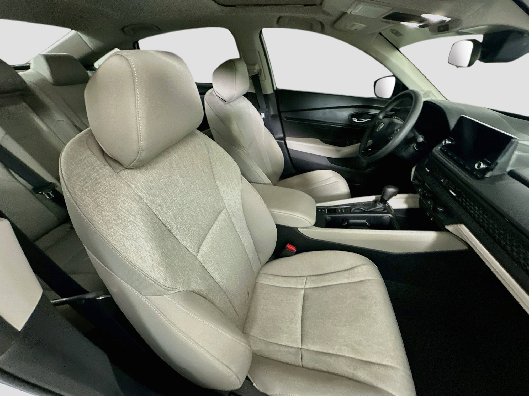 Used 2025 Honda Accord SE image 29