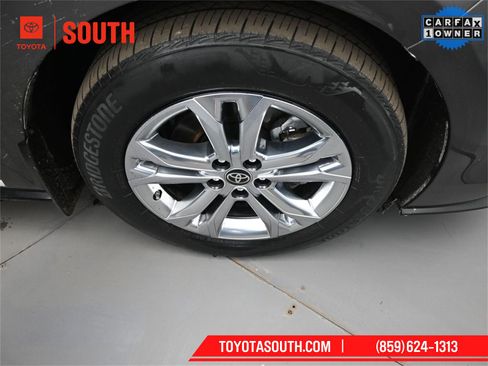 Used 2024 Toyota Sienna Platinum image 48