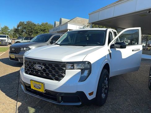 New 2025 Ford Maverick XLT w/ XLT Luxury Package image 4