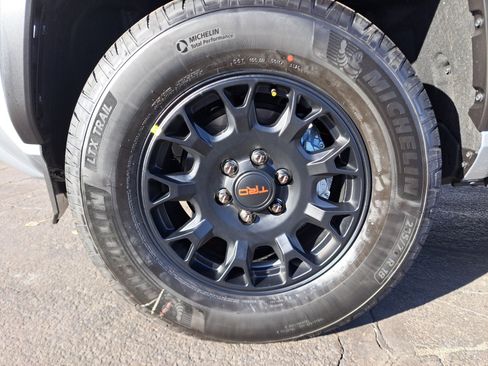 New 2025 Toyota 4Runner 4WD image 9