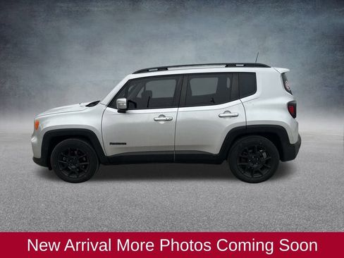 Used 2020 Jeep Renegade Altitude image 3