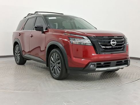 Used 2024 Nissan Pathfinder SL w/ SL Premium Package image 7