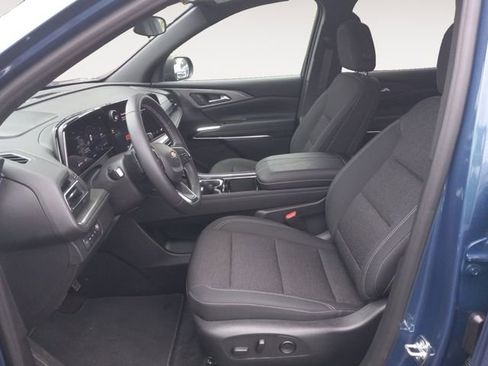 Used 2026 Chevrolet Traverse LT AWD/4WD image 5
