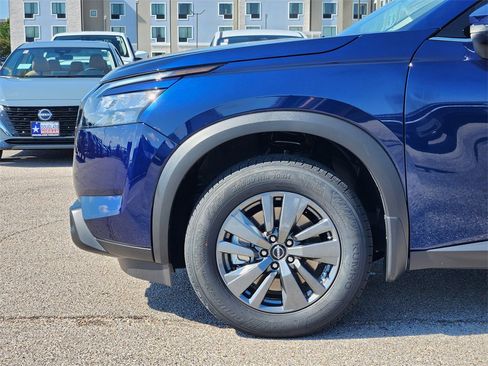 New 2025 Nissan Pathfinder SV w/ Black Appearance Package image 6