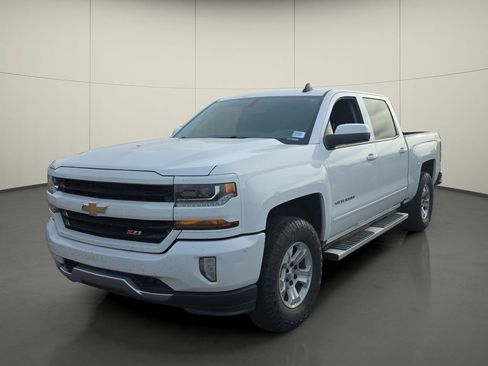 Used 2018 Chevrolet Silverado 1500 LT w/ All Star Edition image 4