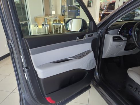 Used 2020 Hyundai Palisade SEL w/ Premium Package image 8