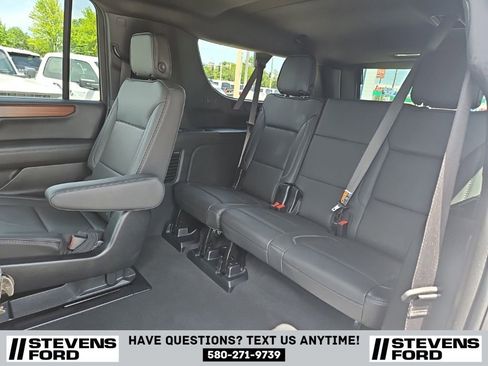Used 2025 GMC Yukon XL Denali AWD/4WD image 28