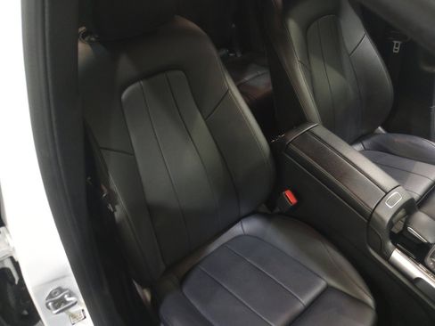 Used 2021 Mercedes-Benz GLB 250 image 32