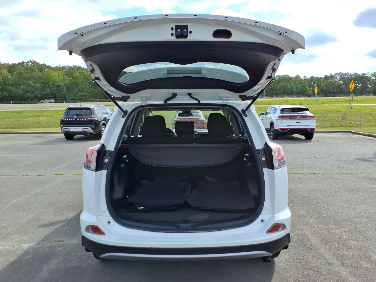 Used 2018 Toyota RAV4 XLE w/ Plus Extra Value Package FWD image 6