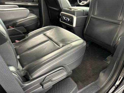 Used 2022 Ford Expedition XLT AWD/4WD image 34