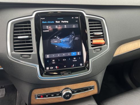 Used 2023 Volvo XC90 B6 Core w/ Protection Package Premier image 37