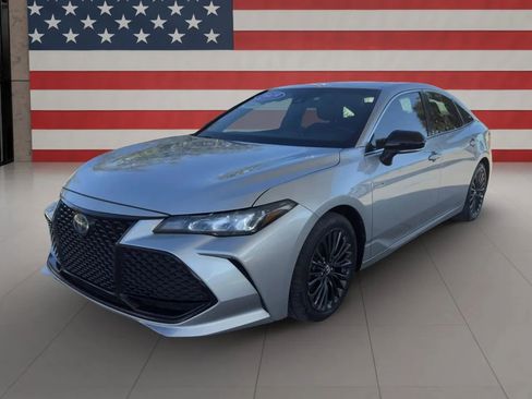 Used 2019 Toyota Avalon XSE image 1