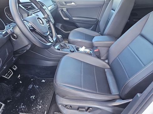 Used 2021 Volkswagen Tiguan SE R-Line image 30