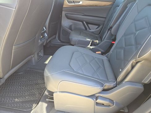 New 2026 Volkswagen Atlas SE FWD image 21