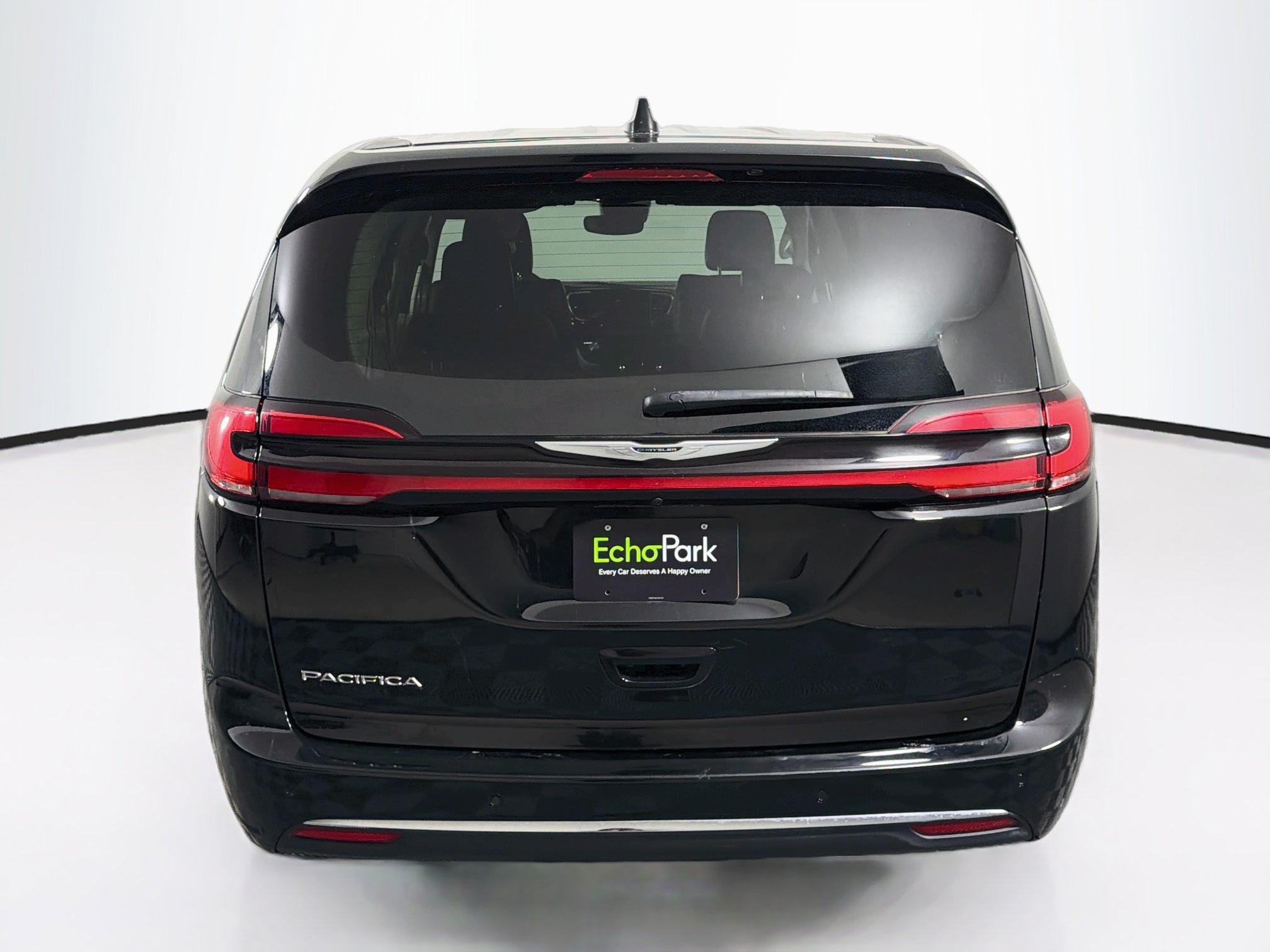Used 2024 Chrysler Pacifica Touring-L FWD image 7