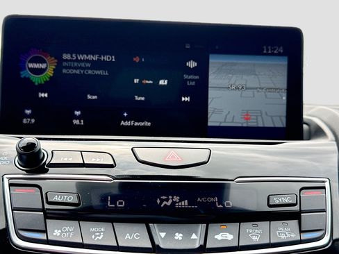 Used 2025 Acura RDX SH-AWD w/ Advance Package image 32
