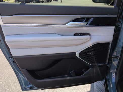 New 2026 Jeep Grand Wagoneer L 4WD image 22