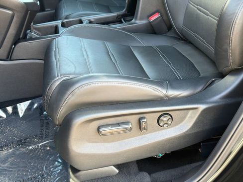 Used 2019 Honda CR-V EX-L image 17