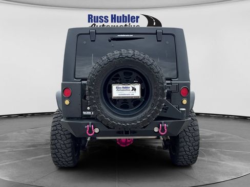Used 2017 Jeep Wrangler Unlimited Rubicon w/ Connectivity Group AWD/4WD image 4