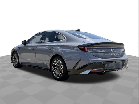 Used 2025 Hyundai Sonata SEL FWD image 3