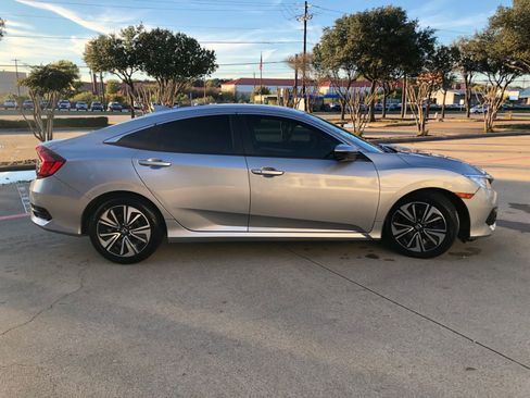 Used 2017 Honda Civic EX-T image 4