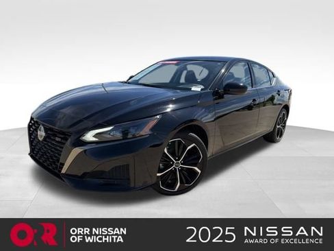 Used 2025 Nissan Altima 2.5 SR AWD/4WD image 1