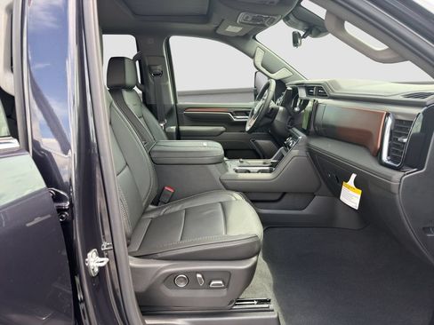 New 2026 GMC Sierra 2500 Denali w/ Technology Package AWD/4WD image 18