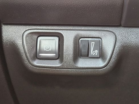 Used 2022 GMC Acadia SLE w/ Elevation Edition FWD image 24