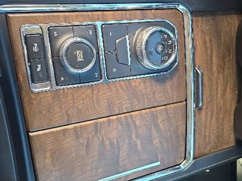 Used 2019 Ford Expedition Platinum AWD/4WD image 17