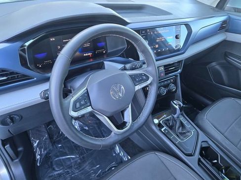 Used 2024 Volkswagen Taos SE FWD image 14