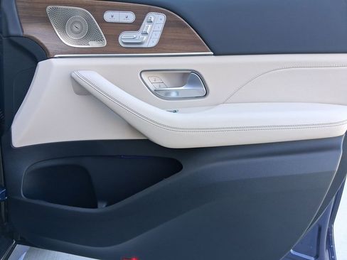 New 2026 Mercedes-Benz GLS 450 4MATIC image 27
