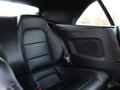 Used 2017 Ford Mustang Premium image 14