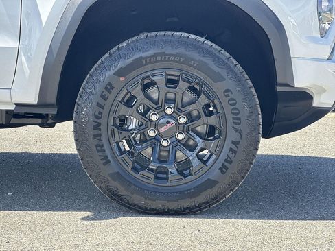 New 2026 GMC Canyon Elevation w/ Technology Package AWD/4WD image 30