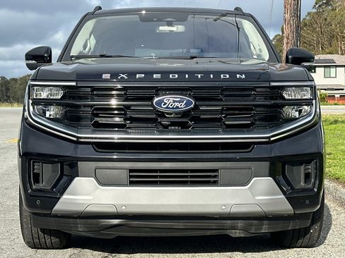 Used 2025 Ford Expedition Max Platinum AWD/4WD image 8