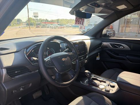 Used 2024 Chevrolet Traverse LT FWD image 29