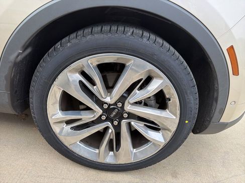 Used 2017 Lincoln MKX Reserve w/ Driver Assistance Package image 9