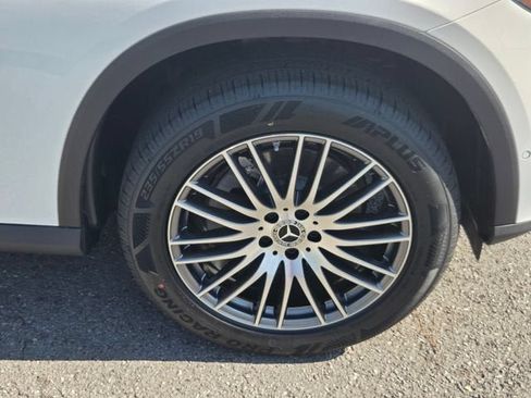 Used 2025 Mercedes-Benz GLC 300 image 17