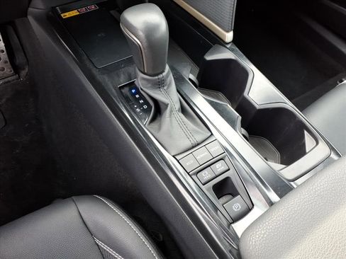 Certified 2025 Toyota Camry SE image 25