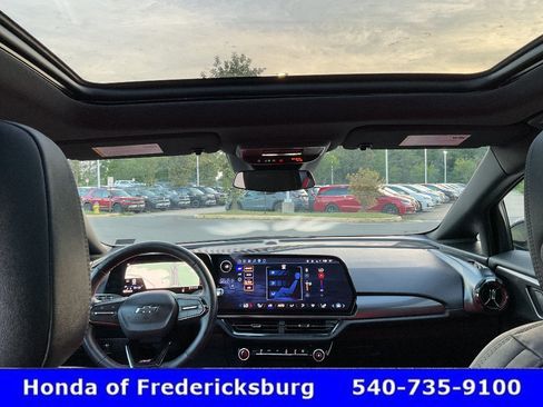 Used 2025 Chevrolet Equinox EV RS AWD/4WD image 46