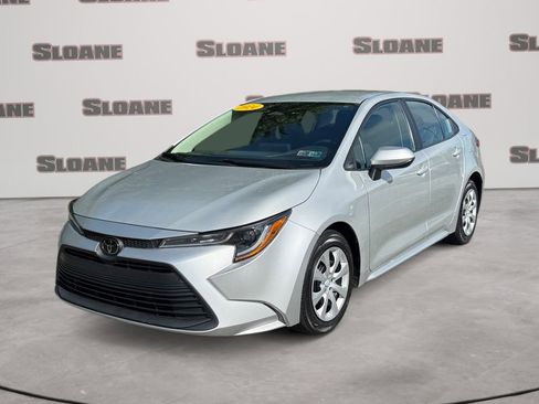 Used 2024 Toyota Corolla LE FWD image 1