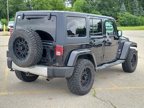 Used 2011 Jeep Wrangler Unlimited Sahara w/ Connectivity Group AWD/4WD image 4